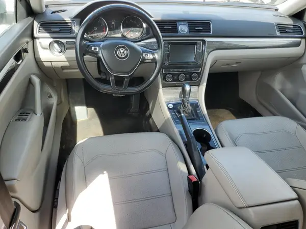 1VWBT7A36HC022030 2017 VOLKSWAGEN PASSAT - Image 8