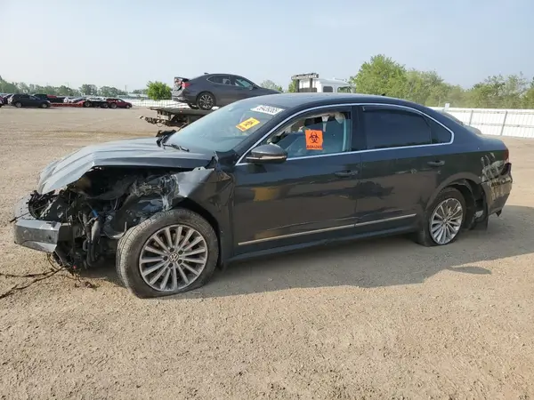 1VWBT7A36HC027132 2017 VOLKSWAGEN PASSAT - Image 1