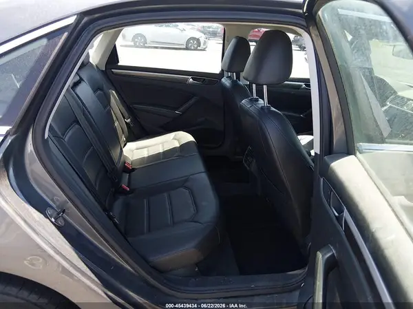 1VWBT7A36HC029740 2017 VOLKSWAGEN PASSAT - Image 8