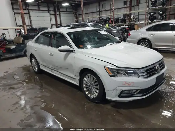 1VWBT7A36HC031133 2017 VOLKSWAGEN PASSAT - Image 1