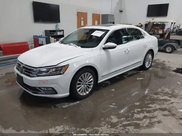 1VWBT7A36HC031133 2017 VOLKSWAGEN PASSAT - Image 2