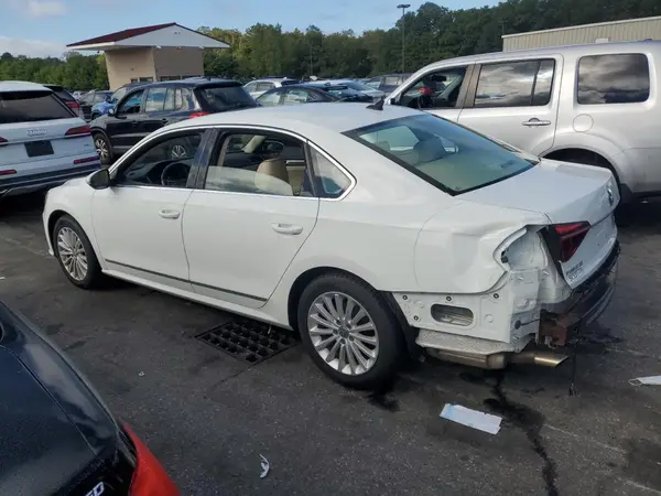 1VWBT7A36HC032105 2017 VOLKSWAGEN PASSAT - Image 2