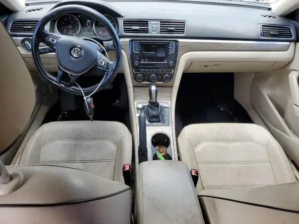 1VWBT7A36HC032752 2017 VOLKSWAGEN PASSAT - Image 8