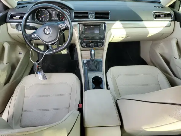 1VWBT7A36HC034629 2017 VOLKSWAGEN PASSAT - Image 8