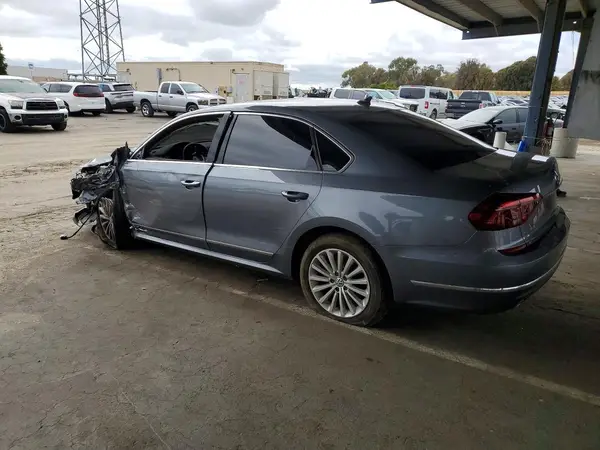1VWBT7A36HC036011 2017 VOLKSWAGEN PASSAT - Image 2