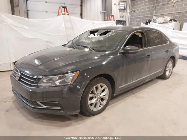 1VWBT7A36HC037014 2017 VOLKSWAGEN PASSAT - Image 2