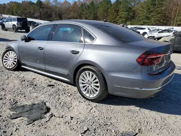 1VWBT7A36HC037515 2017 VOLKSWAGEN PASSAT - Image 2