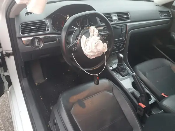 1VWBT7A36HC039104 2017 VOLKSWAGEN PASSAT - Image 8