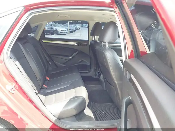 1VWBT7A36HC044982 2017 VOLKSWAGEN PASSAT - Image 8