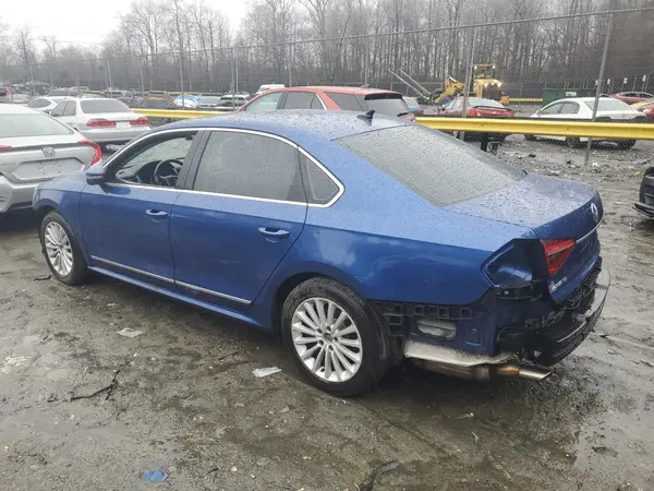1VWBT7A36HC048661 2017 VOLKSWAGEN PASSAT - Image 2