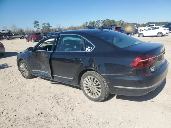 1VWBT7A36HC053150 2017 VOLKSWAGEN PASSAT - Image 2