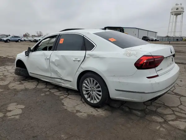 1VWBT7A36HC054766 2017 VOLKSWAGEN PASSAT - Image 2