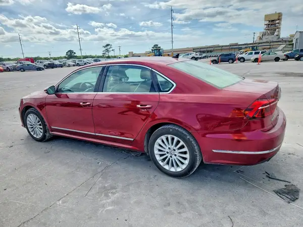 1VWBT7A36HC054878 2017 VOLKSWAGEN PASSAT - Image 2