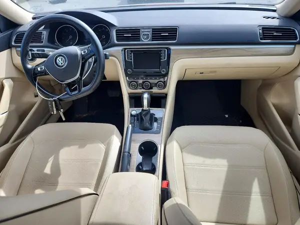 1VWBT7A36HC054878 2017 VOLKSWAGEN PASSAT - Image 8