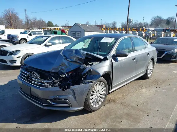1VWBT7A36HC055030 2017 VOLKSWAGEN PASSAT - Image 2