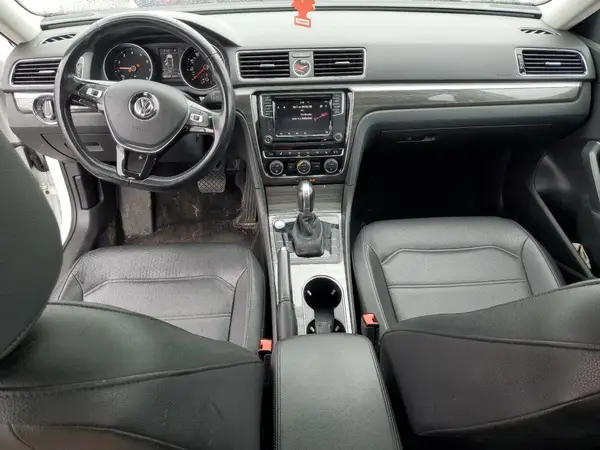 1VWBT7A36HC061085 2017 VOLKSWAGEN PASSAT - Image 8
