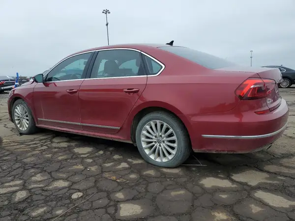 1VWBT7A36HC077318 2017 VOLKSWAGEN PASSAT - Image 2