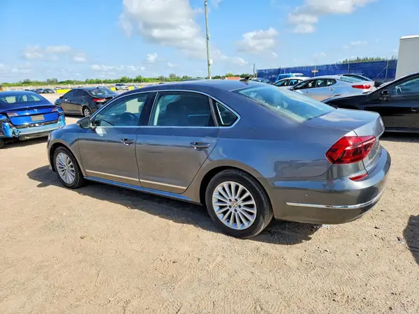 1VWBT7A36HC078887 2017 VOLKSWAGEN PASSAT - Image 2
