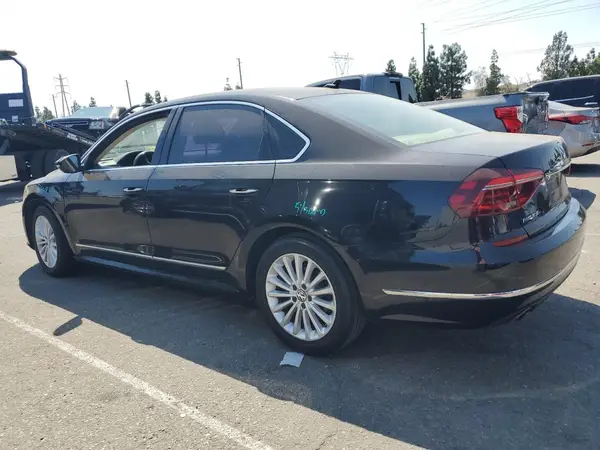 1VWBT7A36HC080087 2017 VOLKSWAGEN PASSAT - Image 2