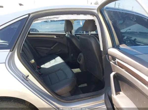 1VWBT7A36HC080171 2017 VOLKSWAGEN PASSAT - Image 8