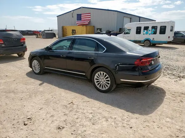 1VWBT7A36HC082924 2017 VOLKSWAGEN PASSAT - Image 2