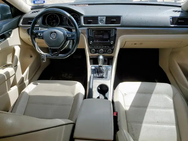 1VWBT7A36HC082924 2017 VOLKSWAGEN PASSAT - Image 8