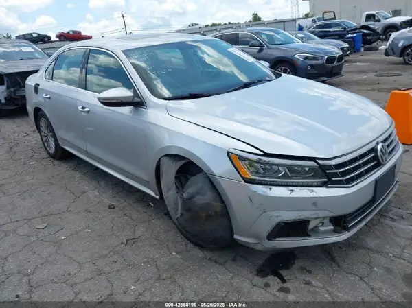 1VWBT7A36HC085841 2017 VOLKSWAGEN PASSAT - Image 1