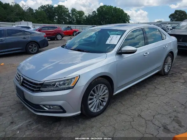 1VWBT7A36HC085841 2017 VOLKSWAGEN PASSAT - Image 2