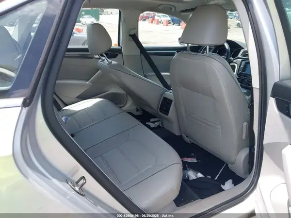 1VWBT7A36HC085841 2017 VOLKSWAGEN PASSAT - Image 8