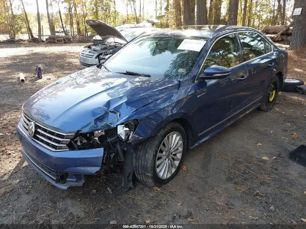 1VWBT7A37GC010211 2016 VOLKSWAGEN PASSAT - Image 2