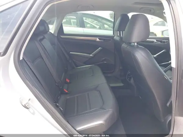 1VWBT7A37GC013125 2016 VOLKSWAGEN PASSAT - Image 8
