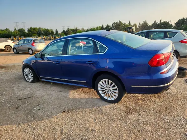 1VWBT7A37GC015988 2016 VOLKSWAGEN PASSAT - Image 2