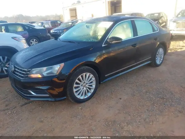 1VWBT7A37GC017398 2016 VOLKSWAGEN PASSAT - Image 2