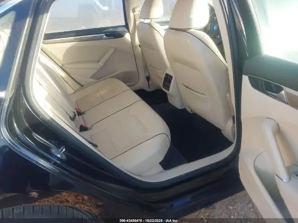 1VWBT7A37GC017398 2016 VOLKSWAGEN PASSAT - Image 8