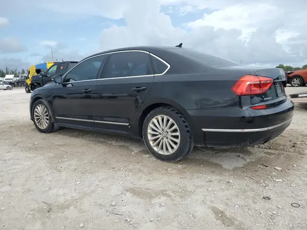 1VWBT7A37GC025260 2016 VOLKSWAGEN PASSAT - Image 2