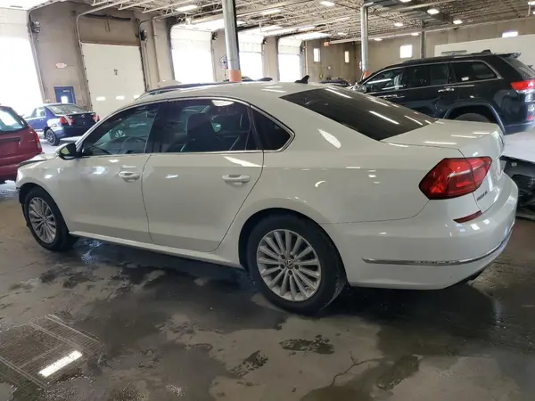 1VWBT7A37GC027252 2016 VOLKSWAGEN PASSAT - Image 2