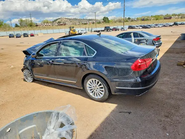 1VWBT7A37GC047646 2016 VOLKSWAGEN PASSAT - Image 2