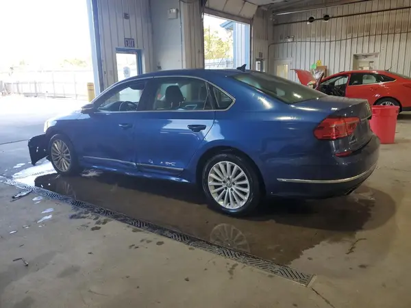 1VWBT7A37GC054175 2016 VOLKSWAGEN PASSAT - Image 2
