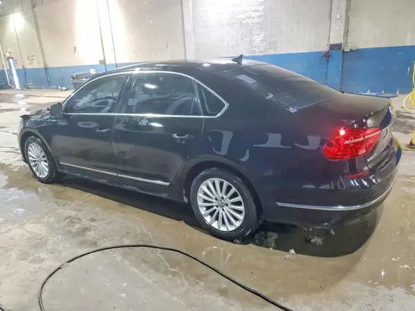 1VWBT7A37GC069744 2016 VOLKSWAGEN PASSAT - Image 2