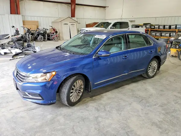 1VWBT7A37HC009853 2017 VOLKSWAGEN PASSAT - Image 1