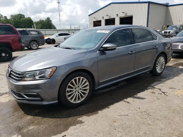 1VWBT7A37HC013952 2017 VOLKSWAGEN PASSAT - Image 1