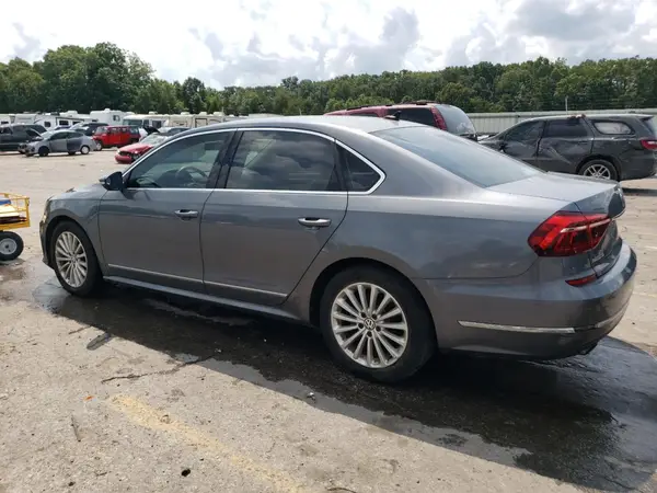 1VWBT7A37HC013952 2017 VOLKSWAGEN PASSAT - Image 2