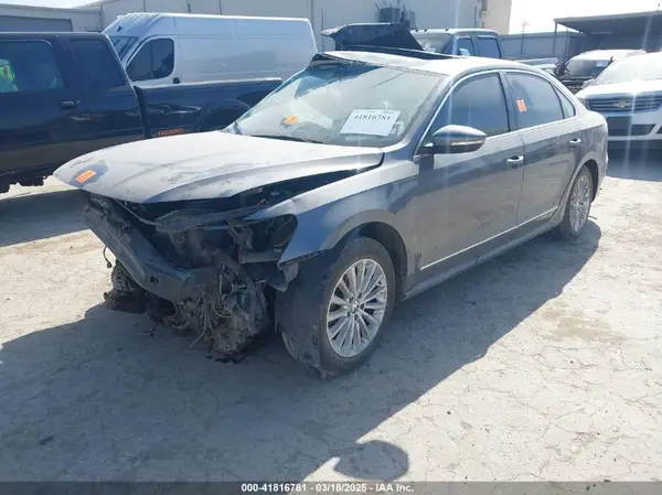 1VWBT7A37HC014695 2017 VOLKSWAGEN PASSAT - Image 2