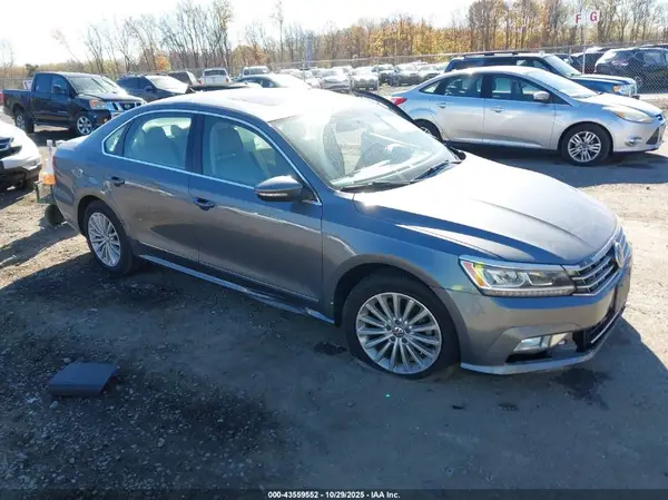 1VWBT7A37HC014907 2017 VOLKSWAGEN PASSAT - Image 1