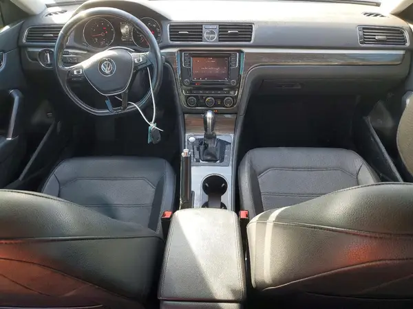 1VWBT7A37HC017077 2017 VOLKSWAGEN PASSAT - Image 8