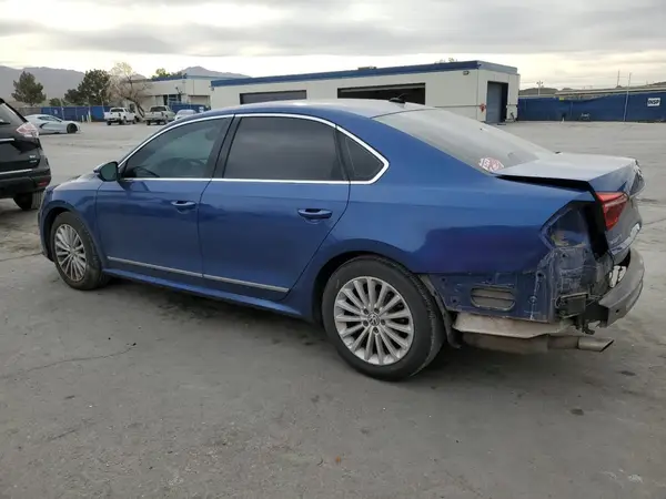 1VWBT7A37HC018231 2017 VOLKSWAGEN PASSAT - Image 2