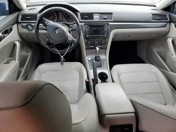 1VWBT7A37HC018231 2017 VOLKSWAGEN PASSAT - Image 8
