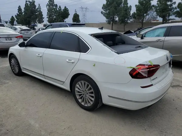1VWBT7A37HC019590 2017 VOLKSWAGEN PASSAT - Image 2