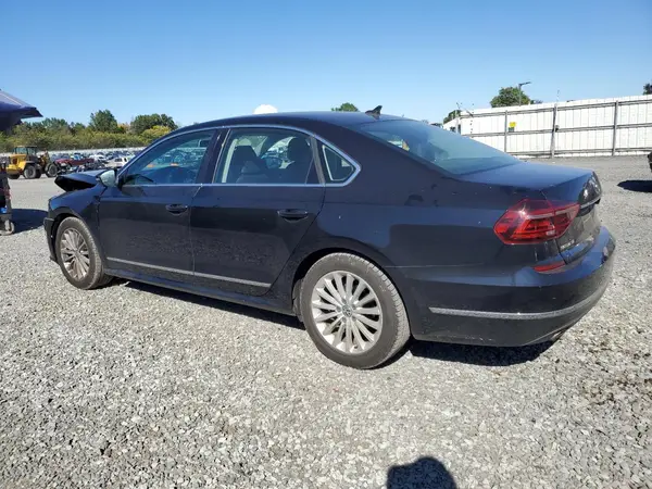 1VWBT7A37HC021369 2017 VOLKSWAGEN PASSAT - Image 2