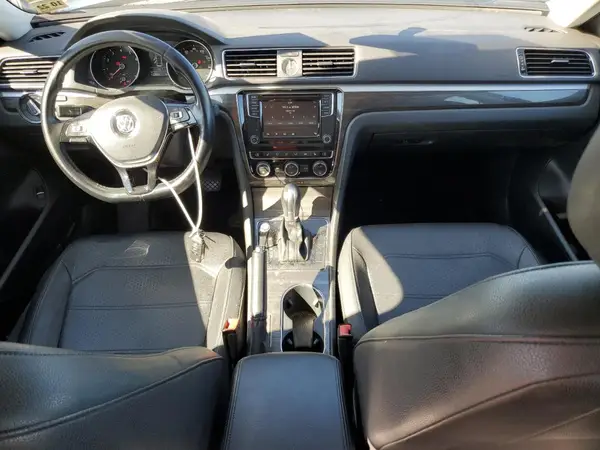 1VWBT7A37HC021369 2017 VOLKSWAGEN PASSAT - Image 8